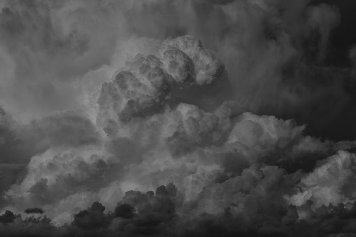 /posts/cloud/gloomy-cloud.jpeg